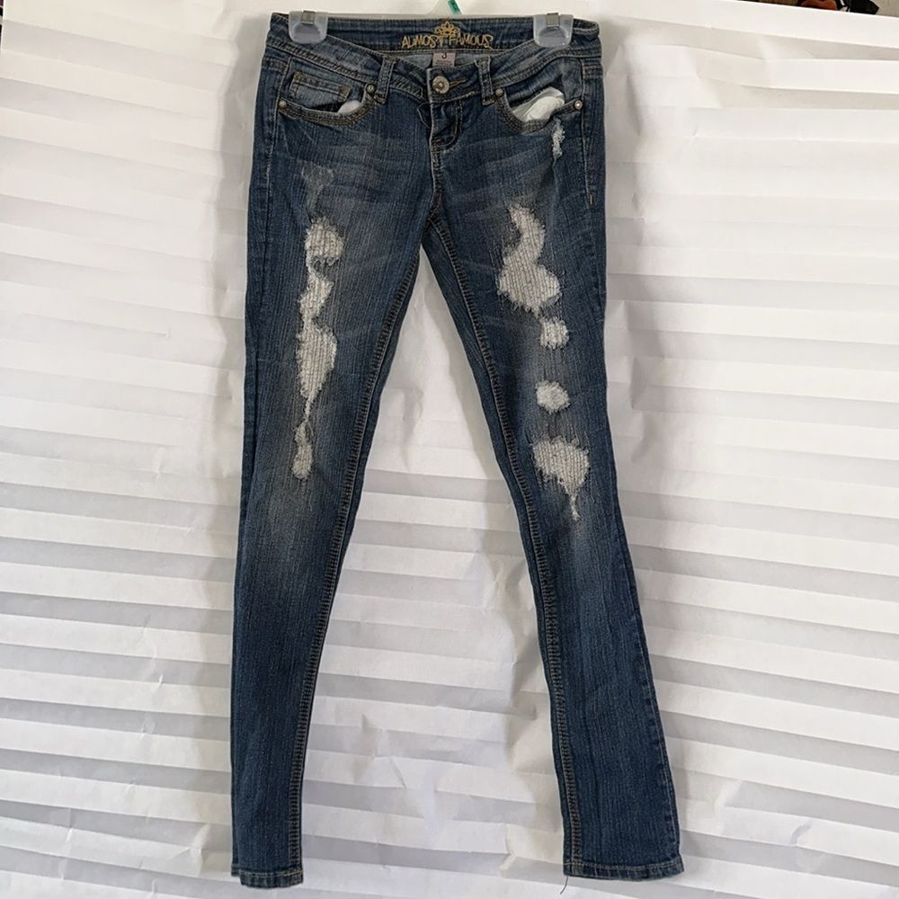 Almost Famous Women’s Distressed Skinny Jeans Medium Blue Denim Size 3